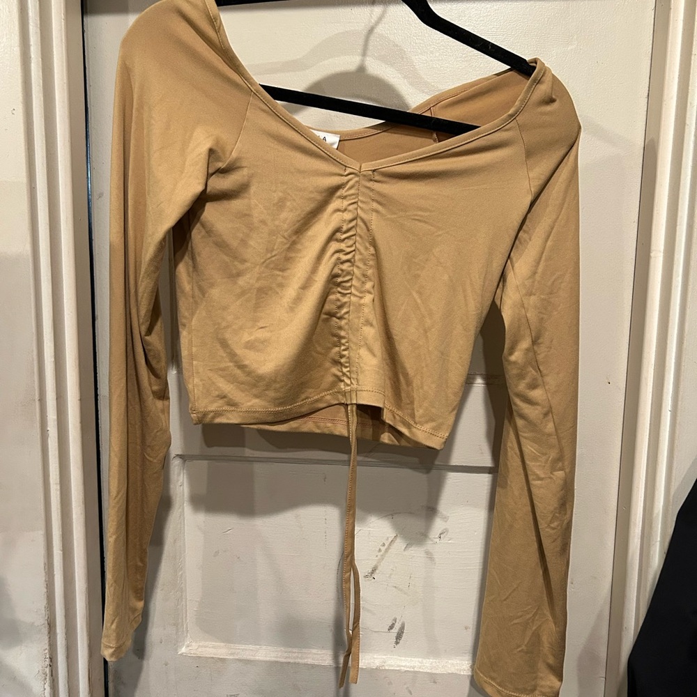 Capella long sleeve8 crop top, taupe, Size M- NWT!